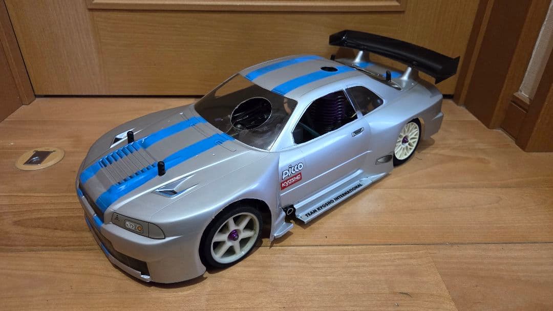 ラジコン エンジンカー 京商 V-ONE RRR 中古 エンジン始動確認済み