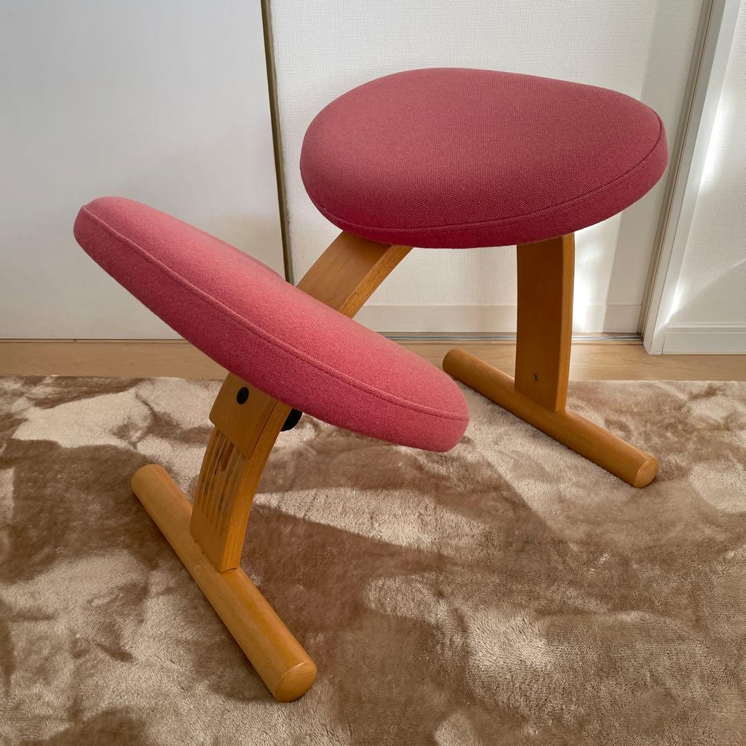 姿勢矯正クッション ピンク 木製脚　バランスイージー