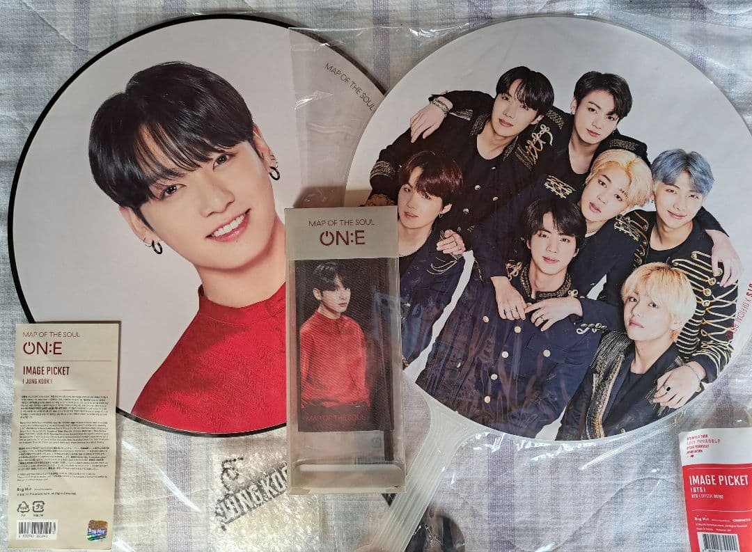 BTS グク うちわ - メルカリ