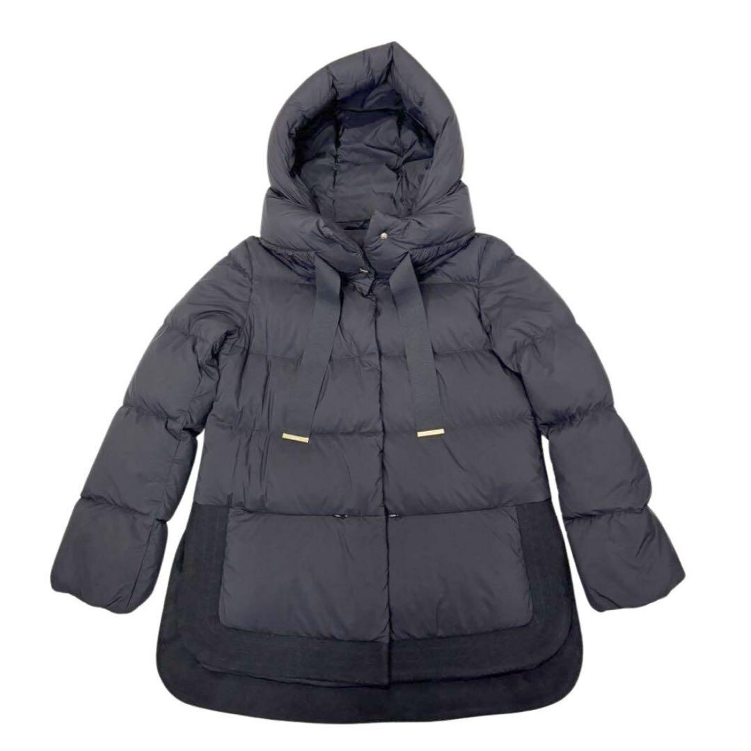 ヘルノフード付きロング丈ダウンジャケット