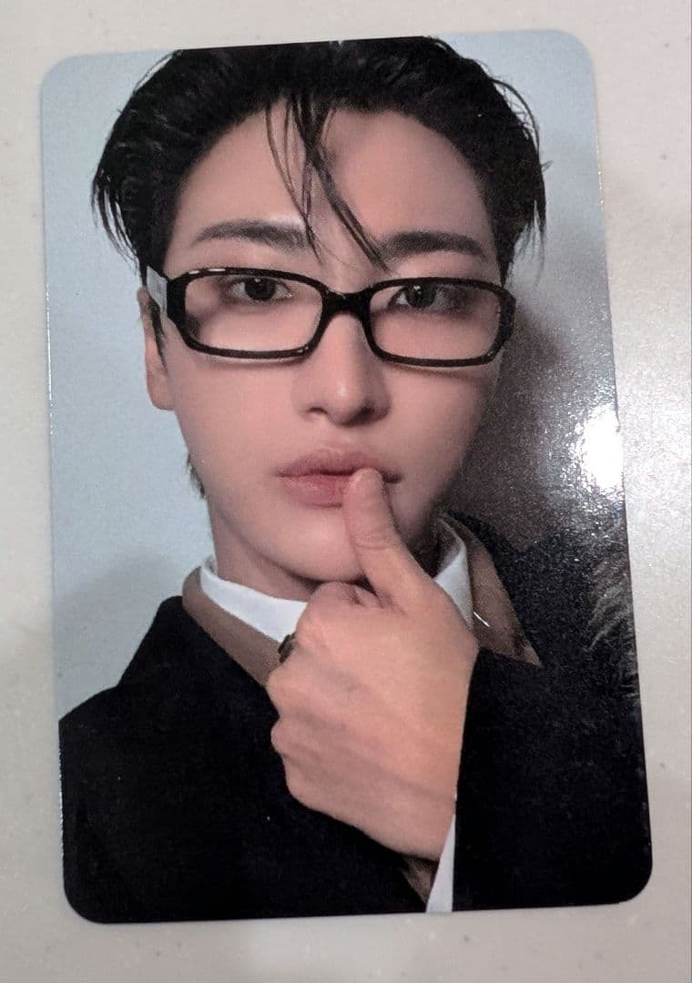 ATEEZ ソンファ トレカ hellolive特典トレカ - メルカリ