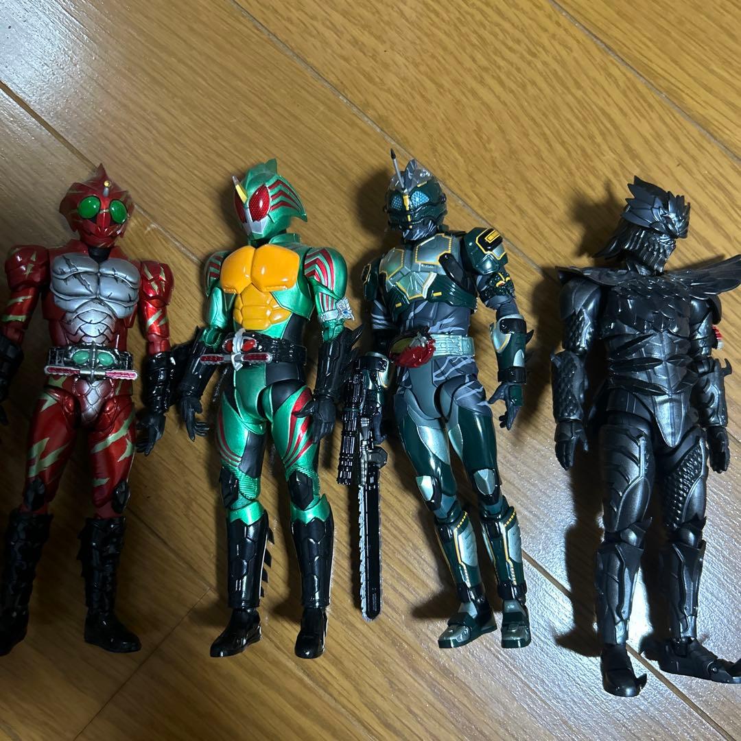 フィギュアーツ 仮面ライダーアマゾンズセット
