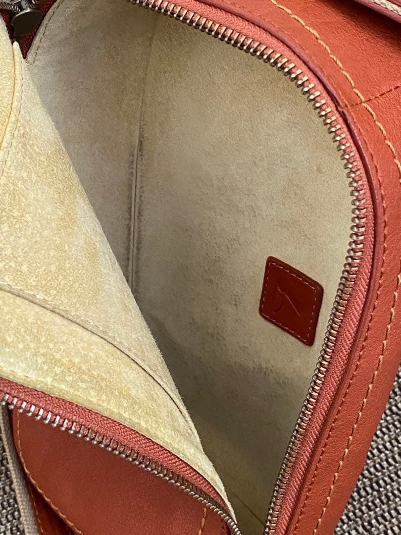 土屋鞄 ボディバッグ 限定色ストーブオレンジ