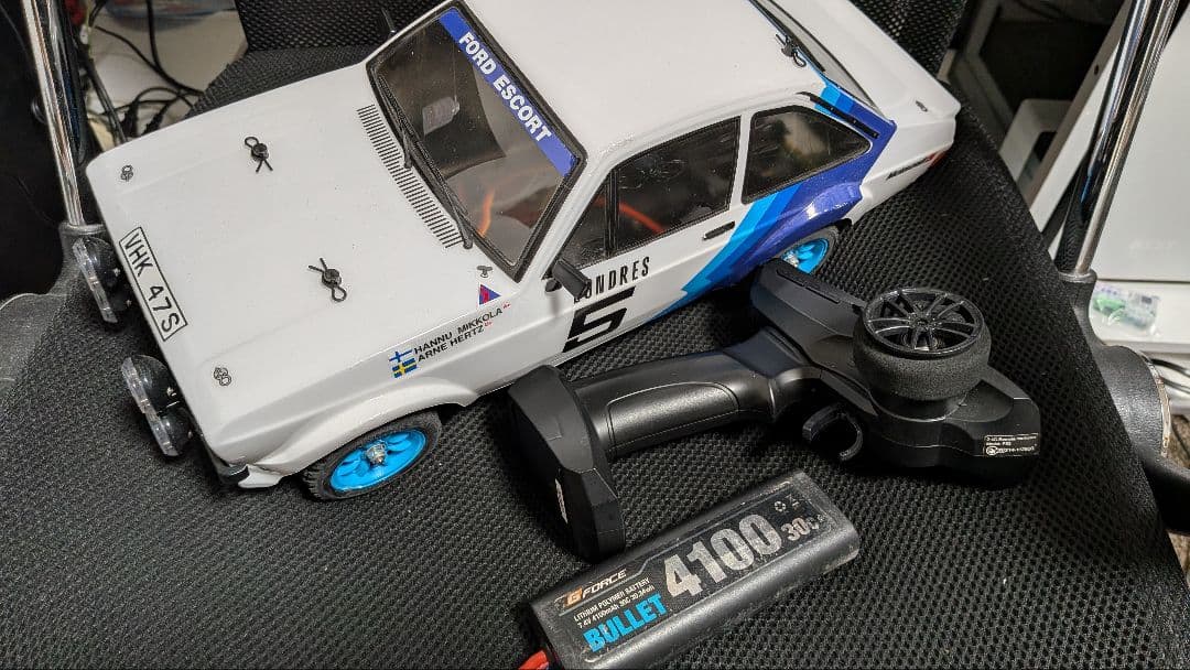 タミヤ MF-01X フォード・エスコート プロポ、バッテリー、新品タイヤ