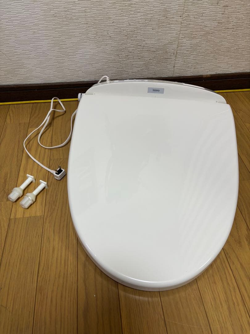 TOTO暖房便座ウォームレットS 24年製TCF116#SC1【中古品】