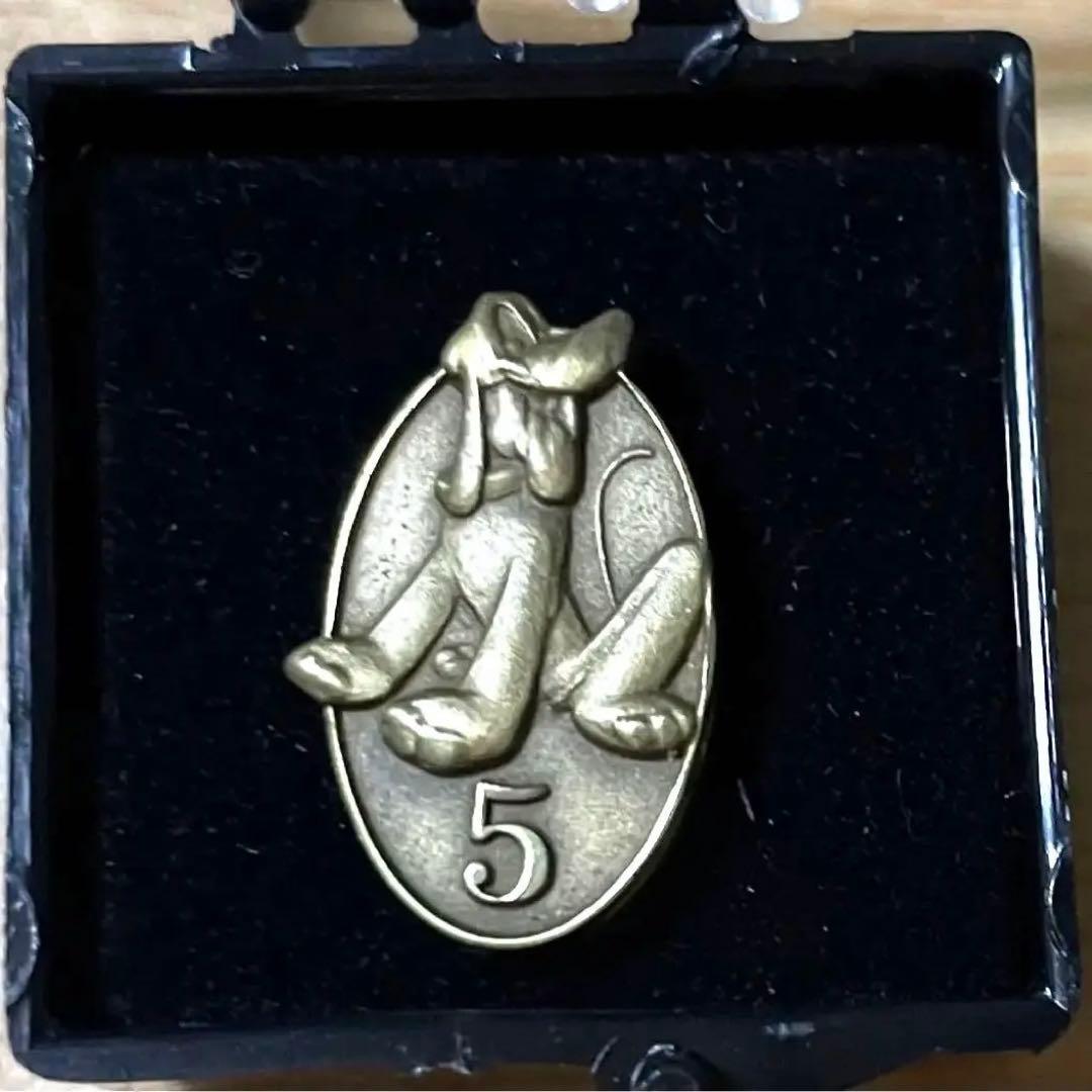 【非売品】Disneyディズニーキャスト勤続5年記念アワードピン プルート