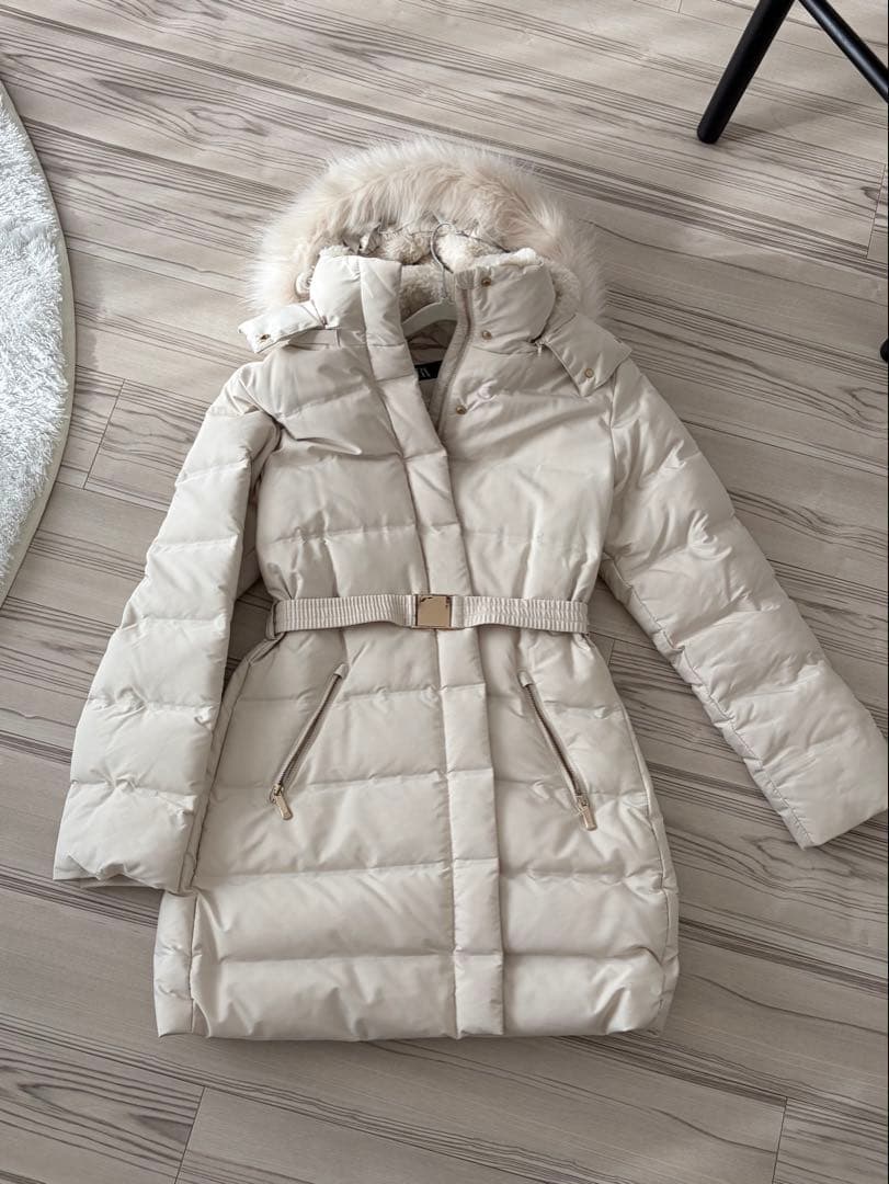 ZARA クリーム色 ダウンジャケット ファー付き M