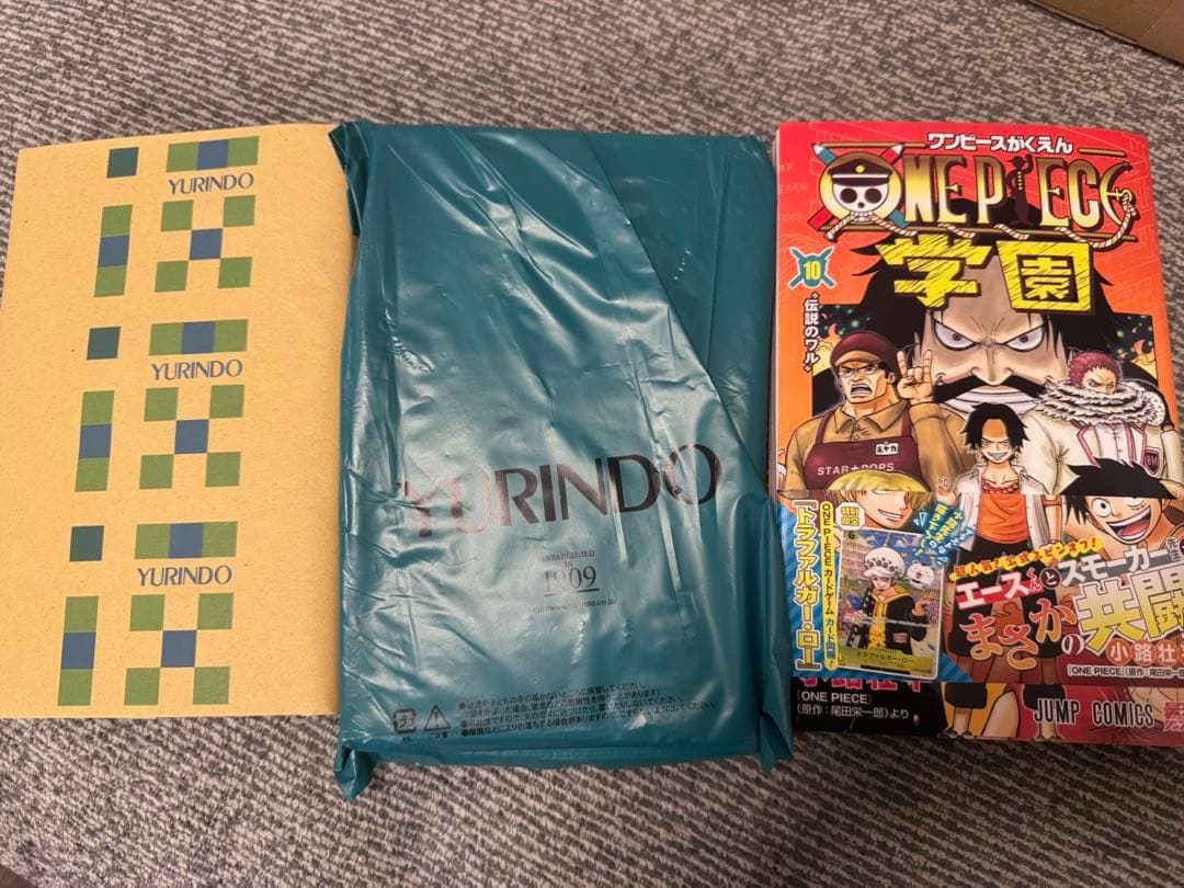 【新品】ONE PIECE学園 10巻 3冊トラファルガー•ロー　プロモ同封 新品】ワンピース学園 10巻 プロモカード トラファルガー・ロー付