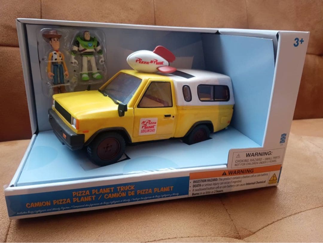 ピザ・プラネット・トラック フィギュア付き ライトアップ＆サウンド