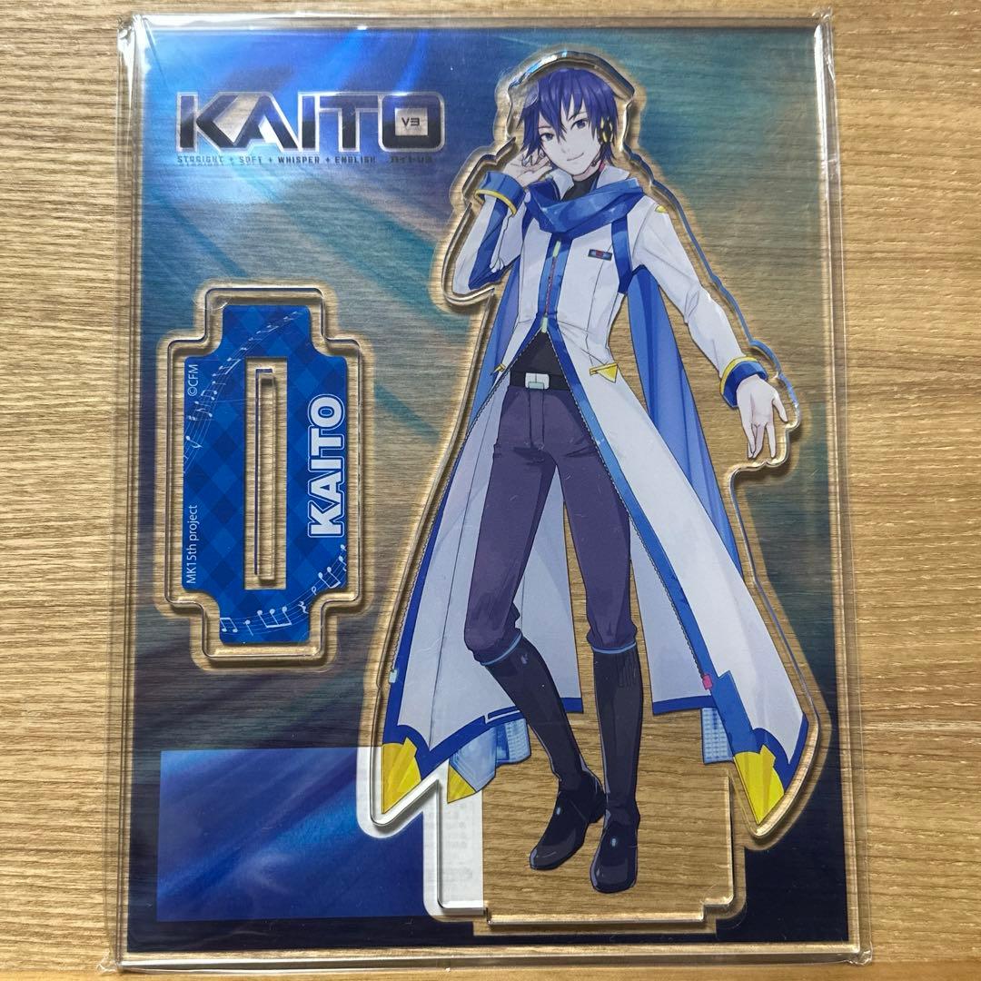 MK15th project クラファンリターン品 KAITOアクスタおまけ付き MK15th project』より MEIKO＆KAITO 架空のスタッフTシャツなどの受注