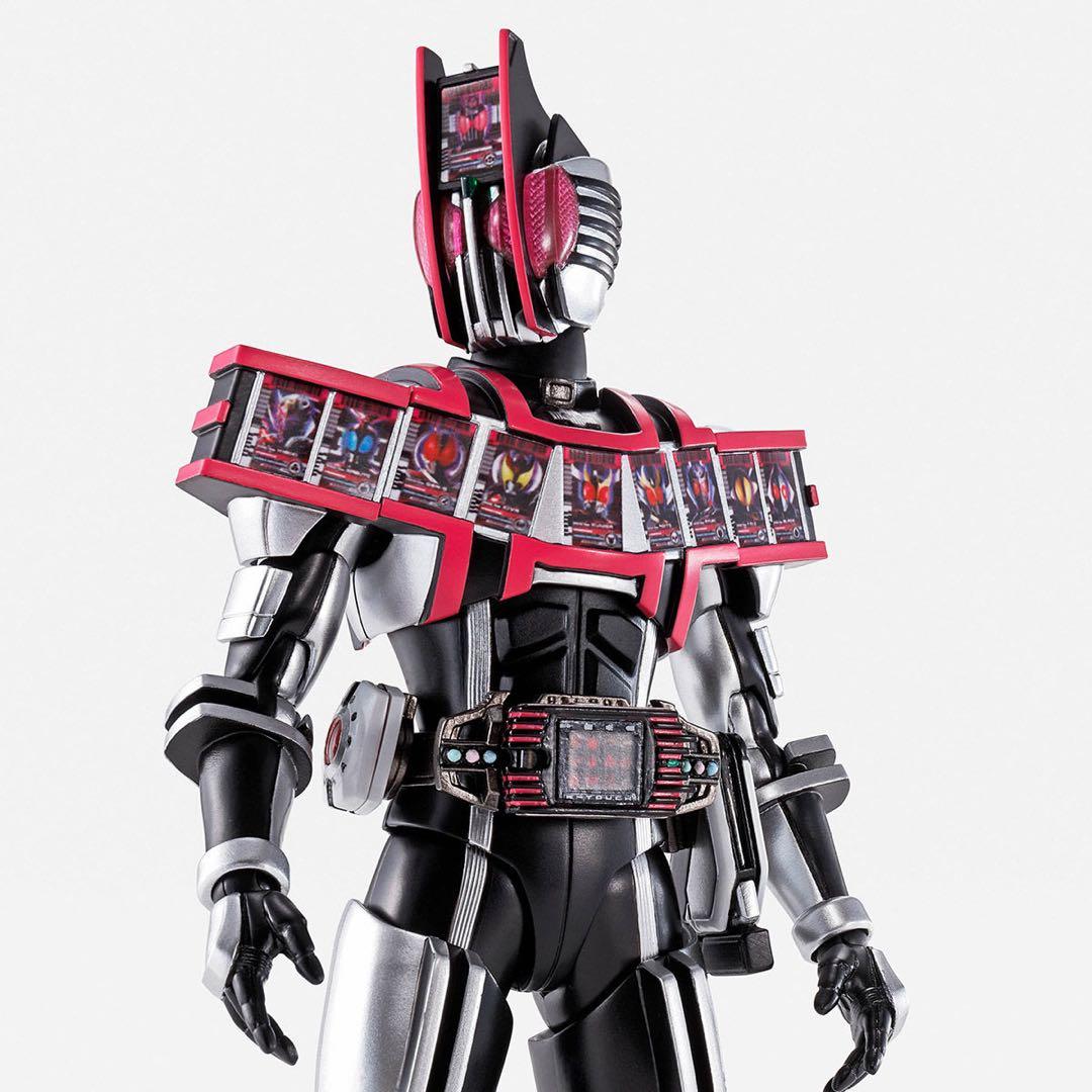 フィギュアーツ 仮面ライダー　ディケイド　コンプリートフォーム　美品