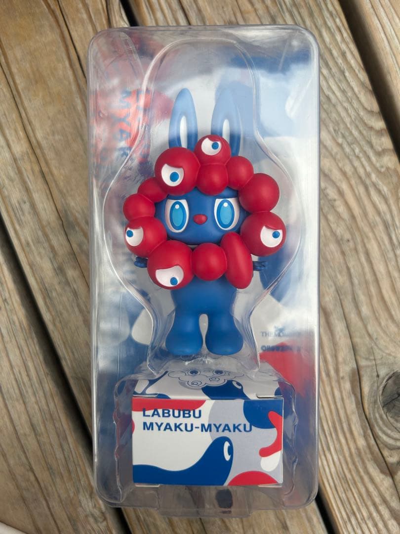 LABUBU MYAKU-MYAKU ストラップ付フィギュア 万博　ラブブ