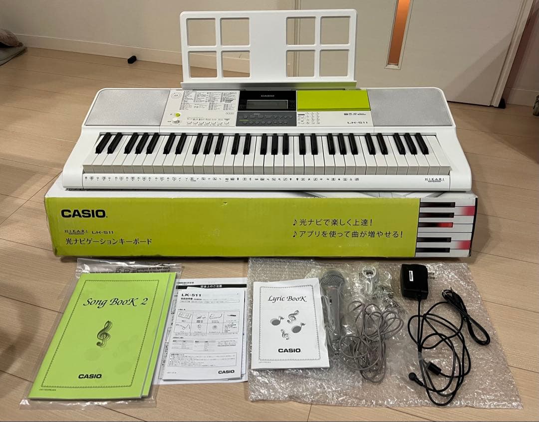 電子ピアノ　CASIO　LK-511 キーボード　光ナビゲーション