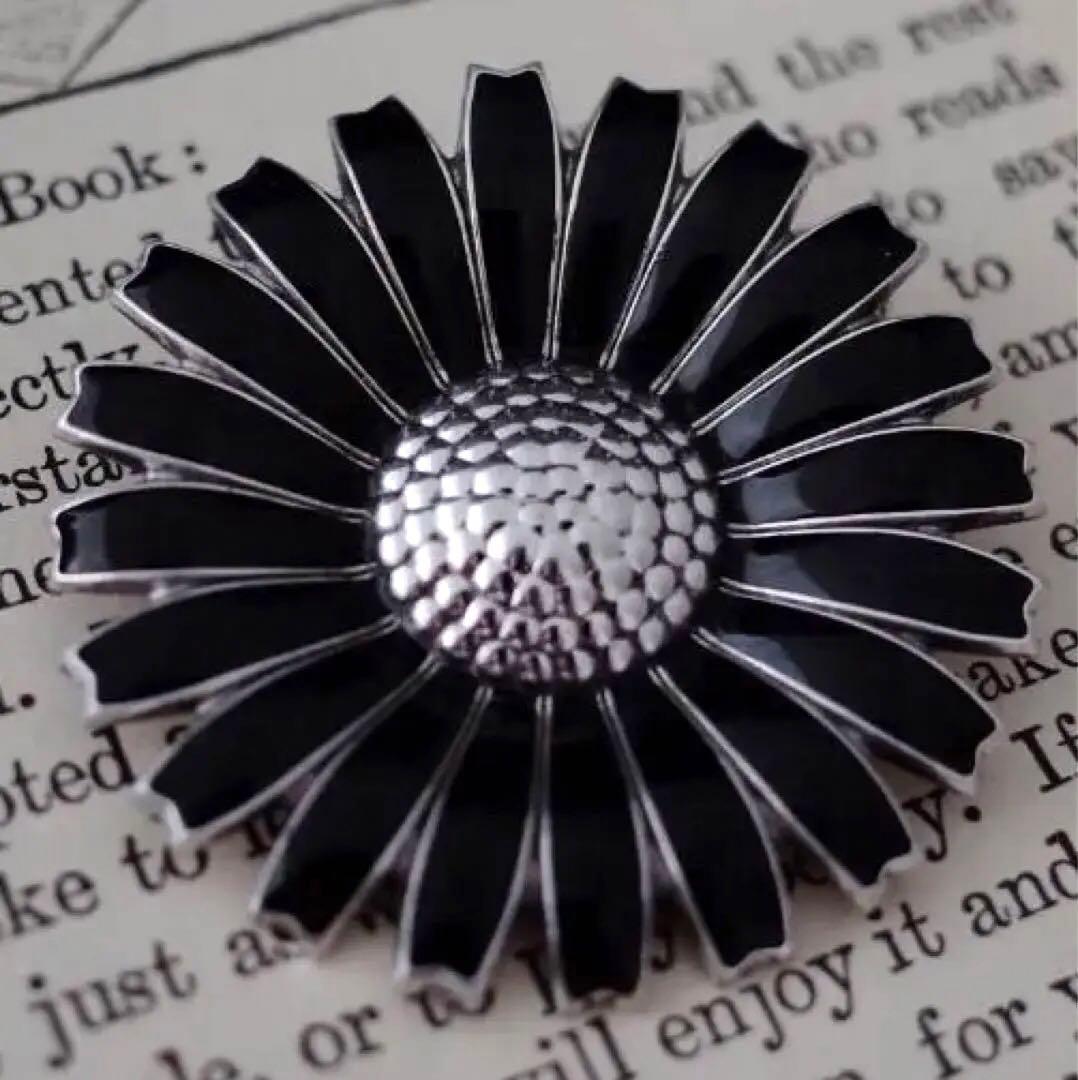 デンマーク◆デイジーフラワーシルバーブローチ◆ブラックエナメル◆アンティーク