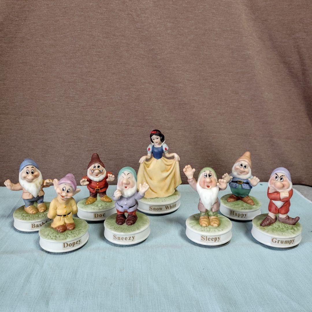 ディズニーキャラ「白雪姫と7人の小人」オルゴール付フィギャー8体セット品