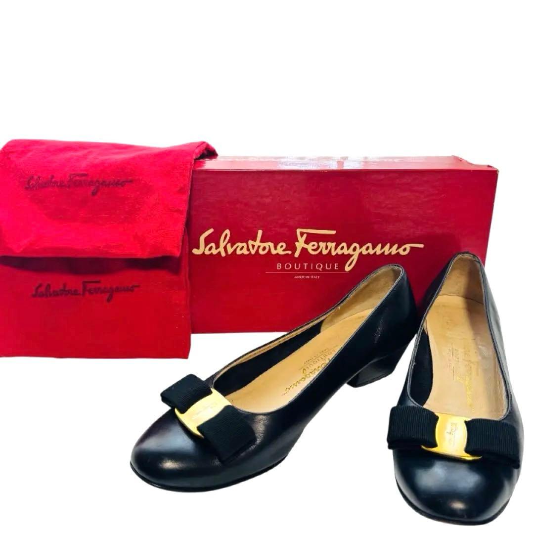サルヴァトーレフェラガモ ヴァラ リボン パンプス ゴールド金具