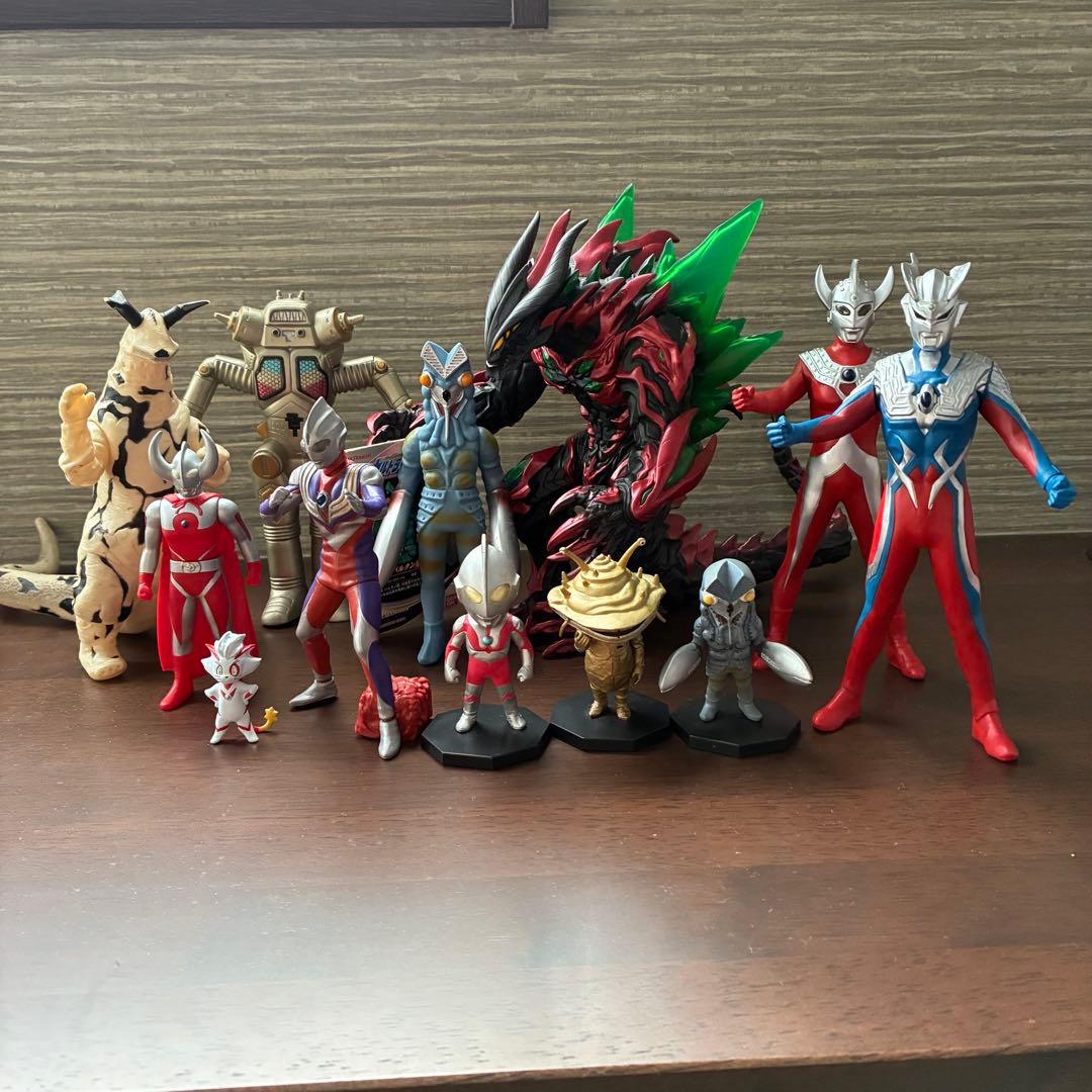 非売品あり！ウルトラマン ソフビ フィギュア 12点セット Yahoo!オークション -「ウルトラマン ソフビ 非売品」の落札相場・落札価格