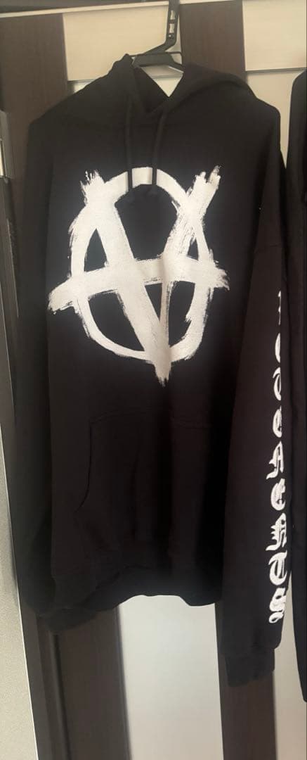 ヴェトモンダブルanarchyパーカー