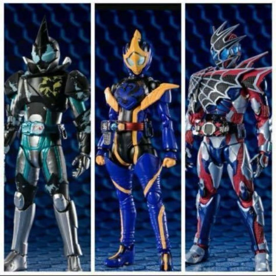 S.H.Figuarts 仮面ライダーデモンズ&仮面ライダーエビル 2体セット