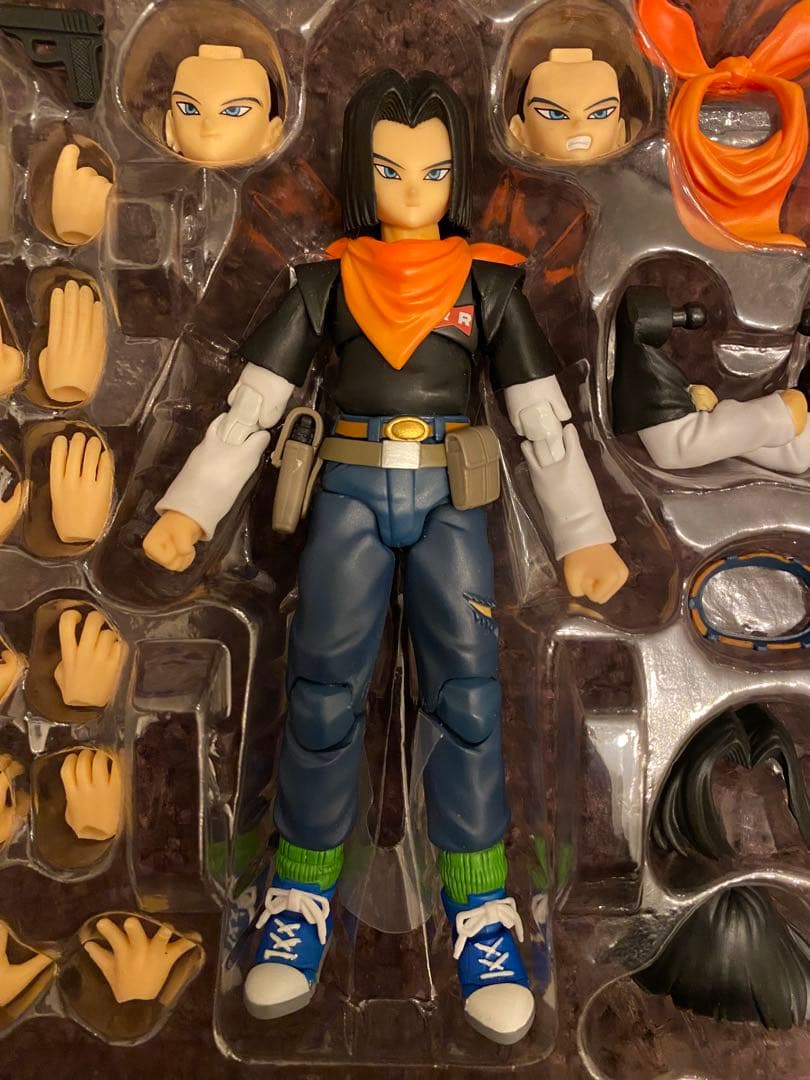 【中古品】S.H.Figuarts ドラゴンボールZ 人造人間 17号 18号