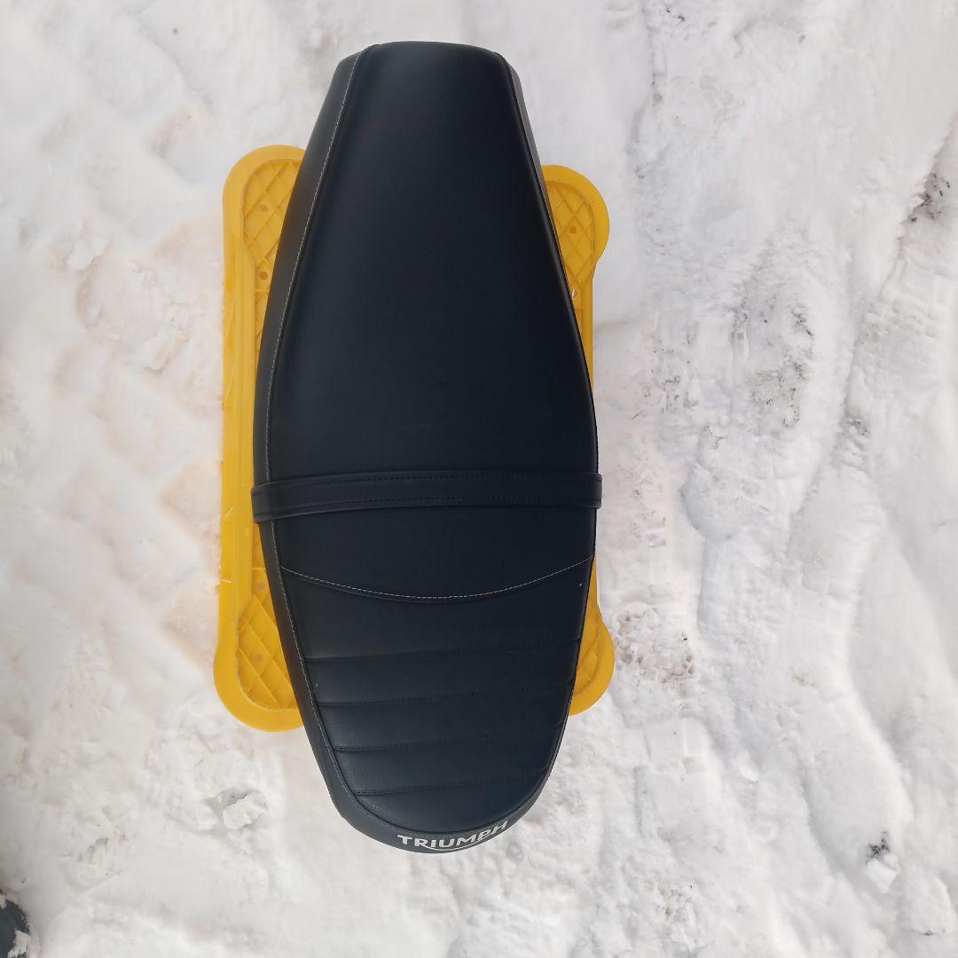 トライアンフ　2024年モデル スピードツイン1200 純正シート