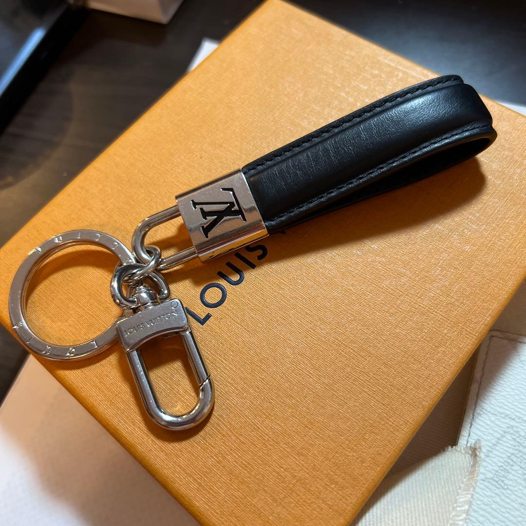 ルイ・ヴィトンキーリング黒！美品！