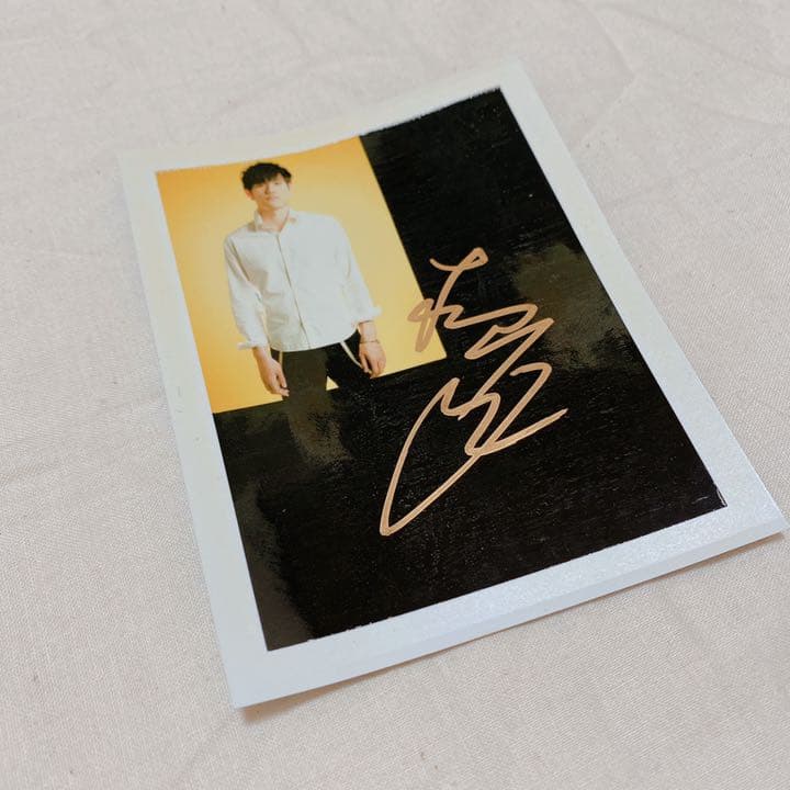 松山ケンイチ 直筆サイン入りポラロイド - メルカリ