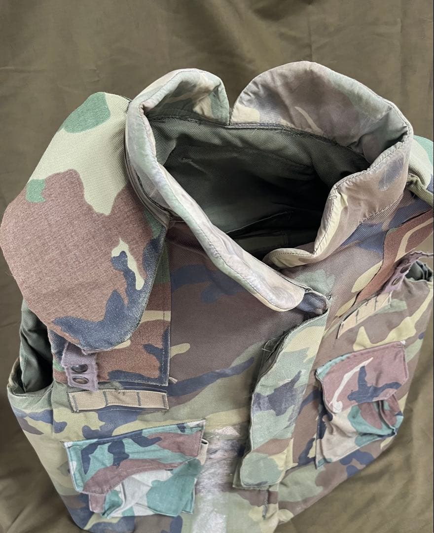 米軍　ボディアーマー　本物