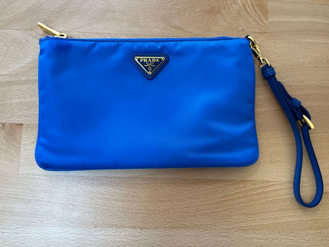 PRADA サテン ポーチ 青