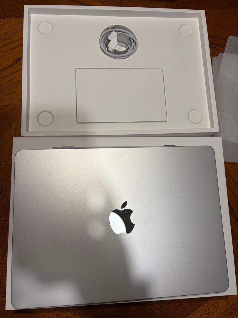 MacBook Air M2 2022 13.6インチ 8GB 256GB