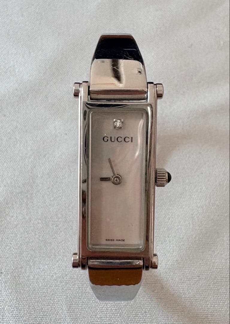 GUCCI グッチ 1500L ピンクシェル 1Pダイヤ バングルウォッチ - メルカリ