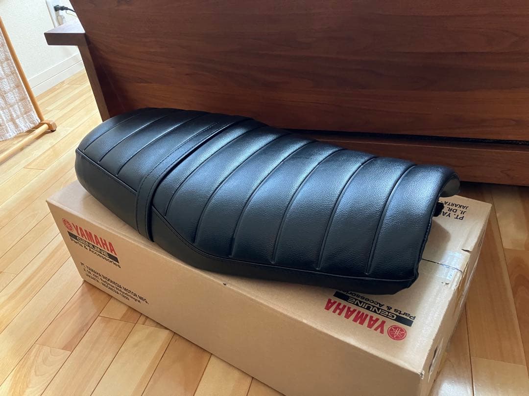 Yamaha XSR125純正ローダウンシート（ローダウンキット）