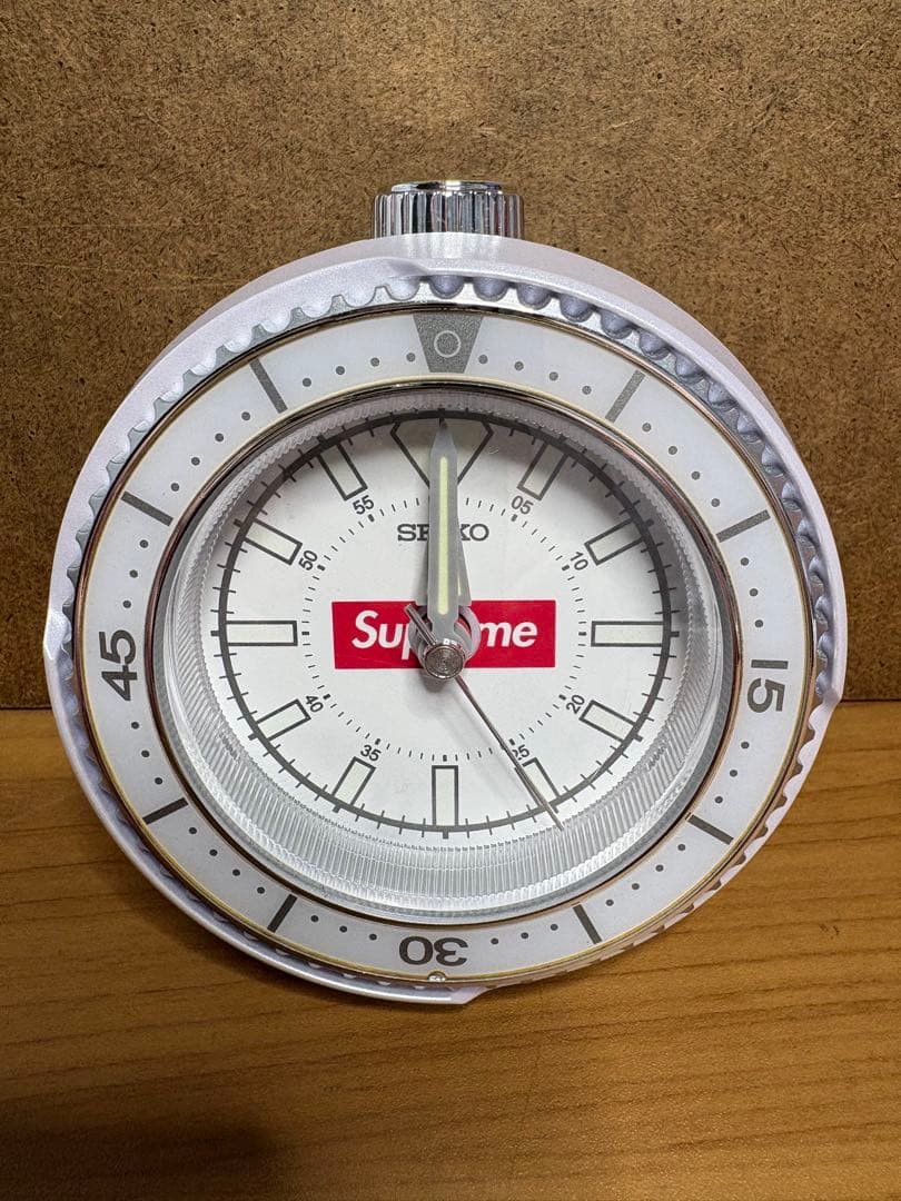 希少 SEIKO Supreme 置時計 アラーム機能付き