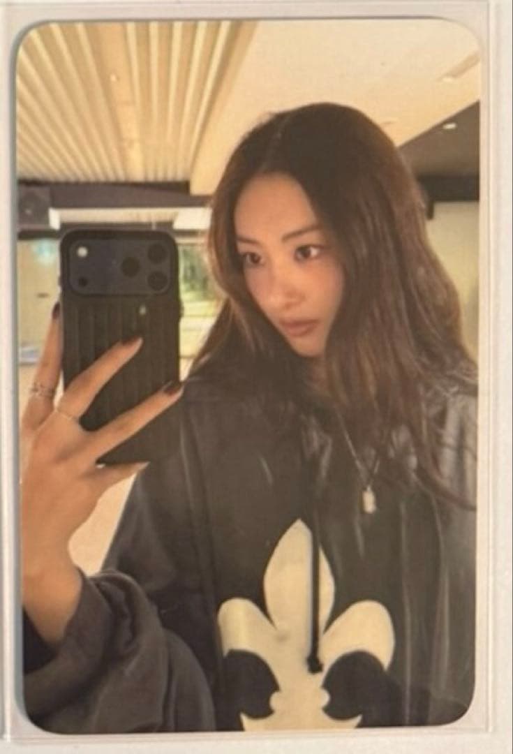 MEOVV シンガポール　ポップアップ　買い上げ　トレカ　ガウォン　gawon MEOVV ガウォン トレカ hellolive ヨントン - メルカリ