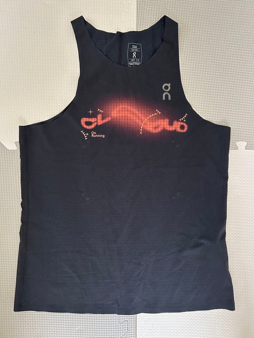 on ランニング タンクトップ 黒　sサイズ