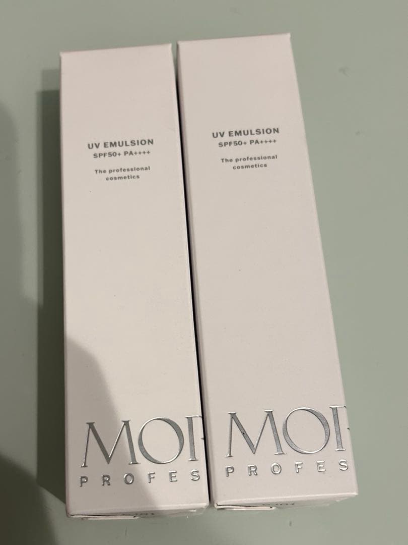 モリーズプロUVエマルジョン　日焼け止め美容液　2本セット　 新品未使用