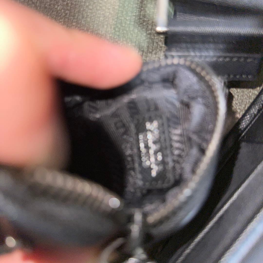 PRADA ショルダーバッグ 送料 無料