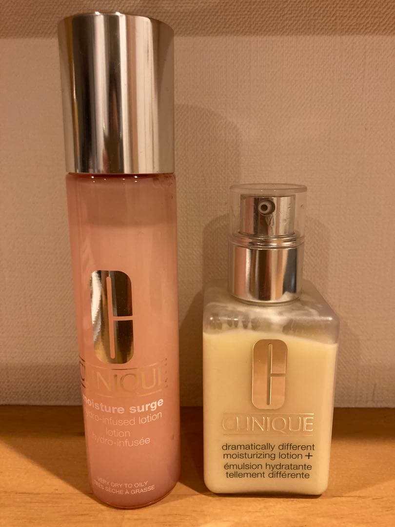 クリニーク　ラボラトリーズ　モイスチャーサージハイドロローション/乳液