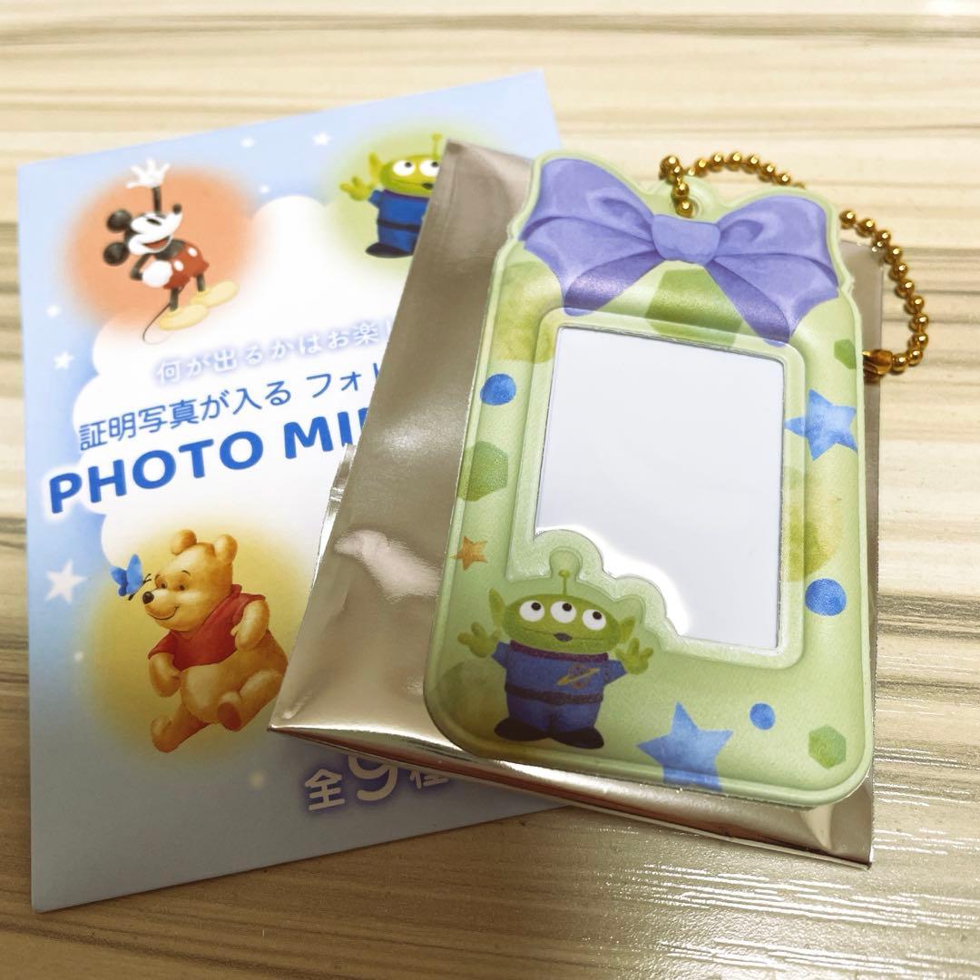 ディズニーストア 証明写真が入るフォトミニケース リトルグリーンメン