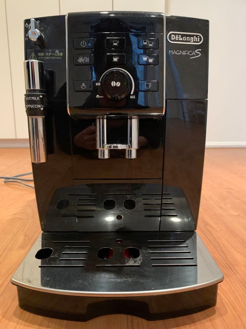 デロンギ　全自動コーヒーマシン　Magnifica S