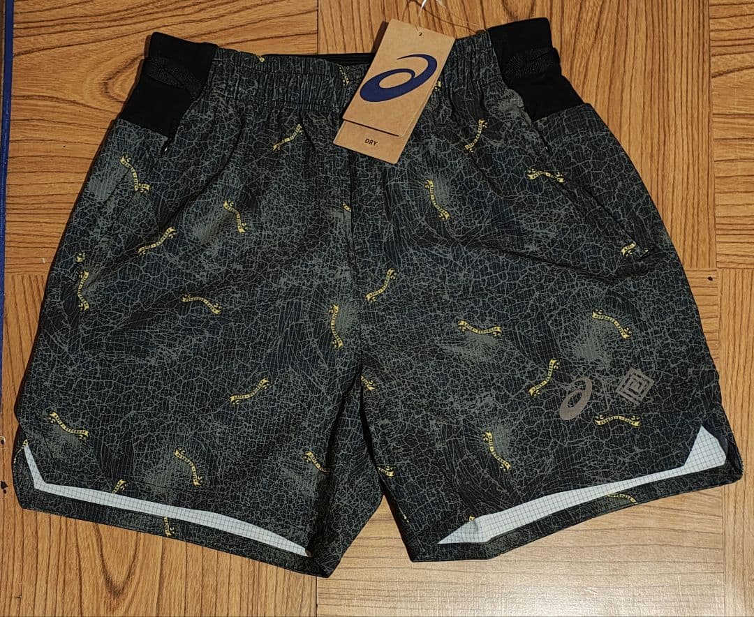 エルドレッソ　アシックス　マルチポケットランニングショーツ　新品　Sサイズ