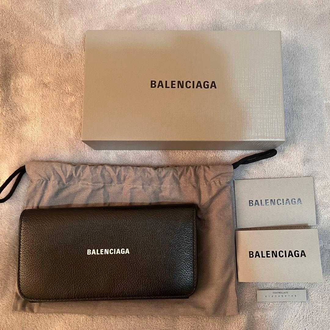 BALENCIAGA ブラック レザー 二つ折り財布 シンプル 箱・袋付き