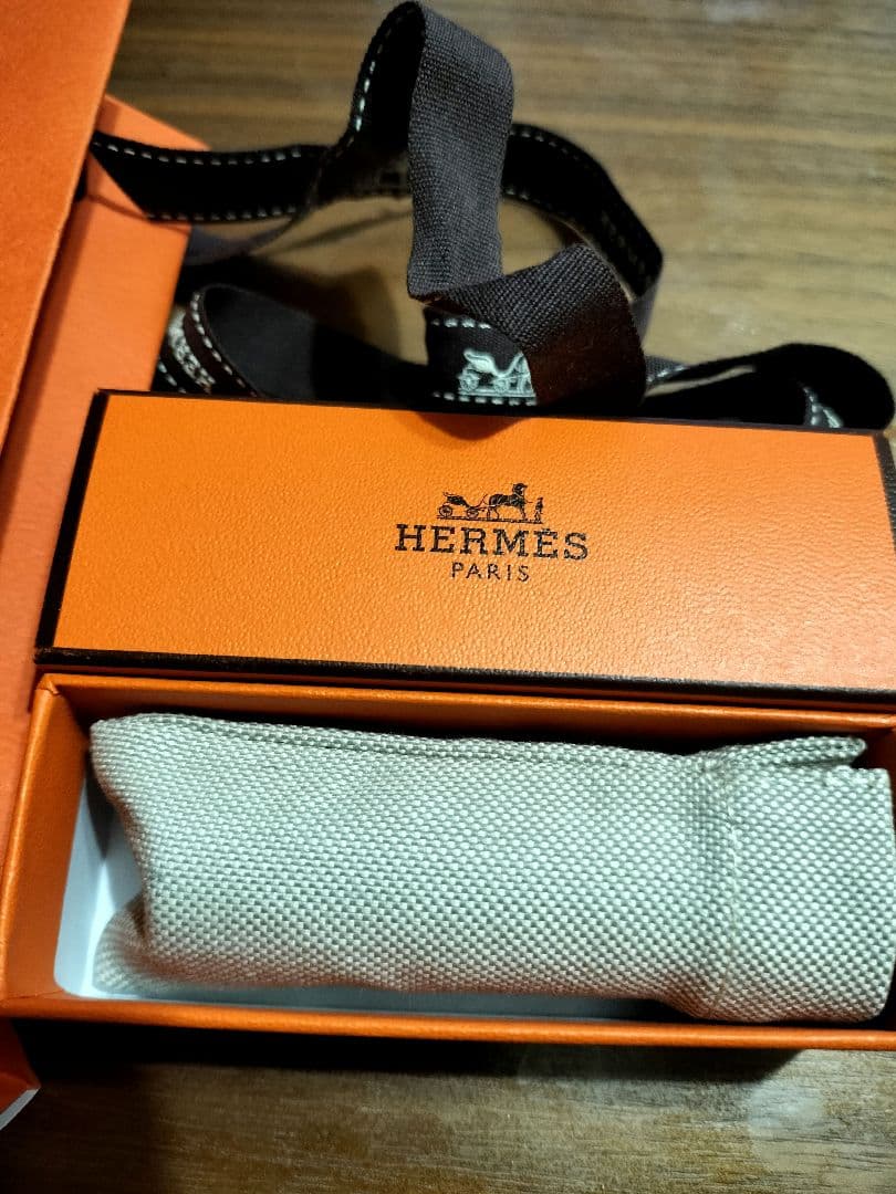 【ショッパーリボン付】エルメス リップバーム
ルジェエルメス