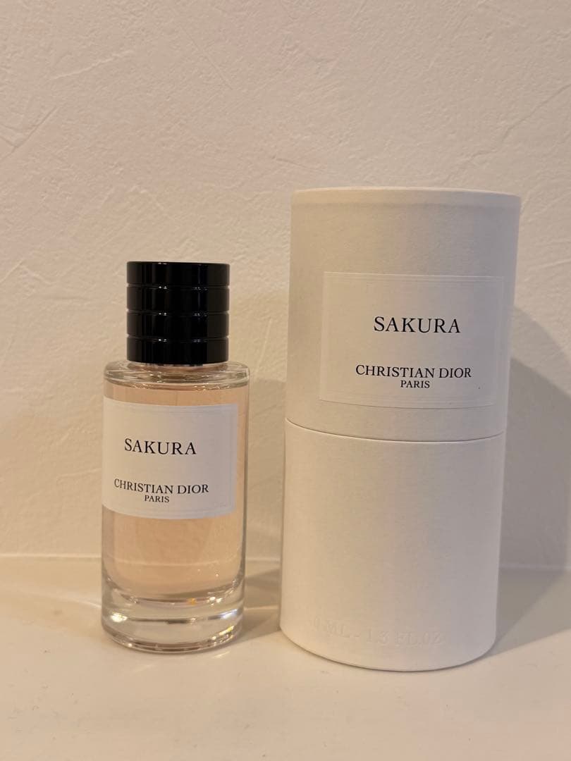 CHRISTIAN DIOR SAKURA 40ml 香水　華やか　未開封
