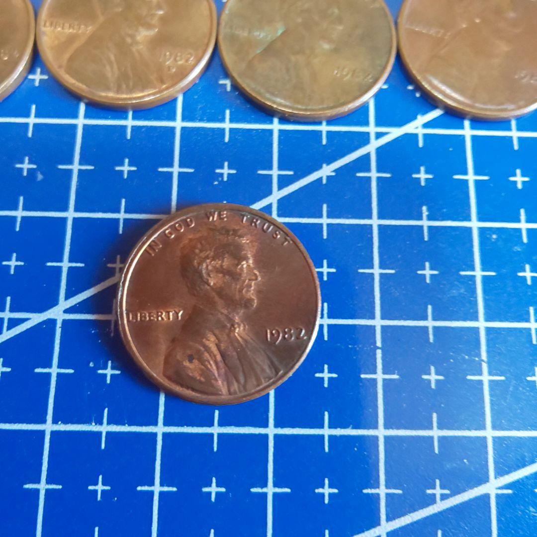 アメリカ リンカーン 1セント 1982年レア硬貨 + 普通の1982年1セント