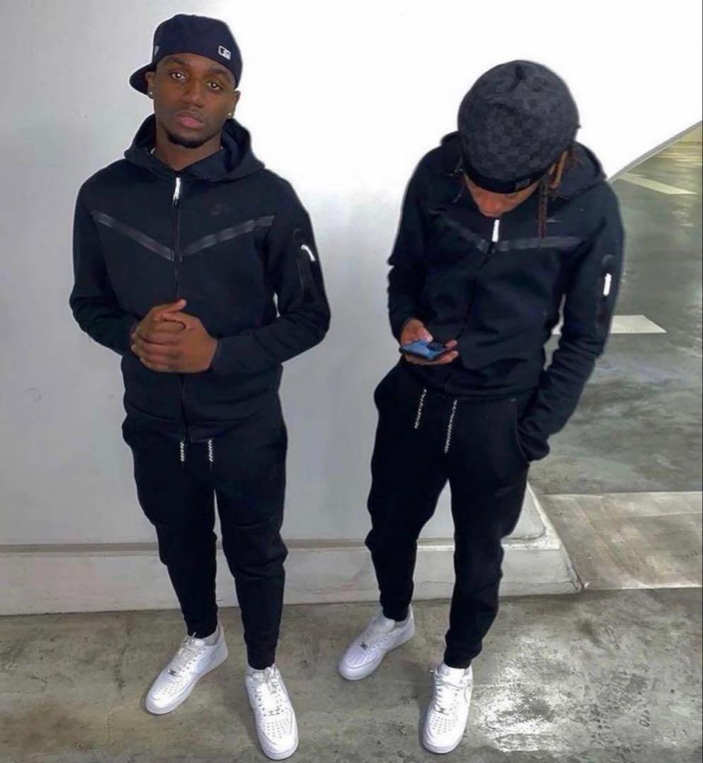 ナイキテックフリース セットアップ ブラック Lサイズ - メルカリ