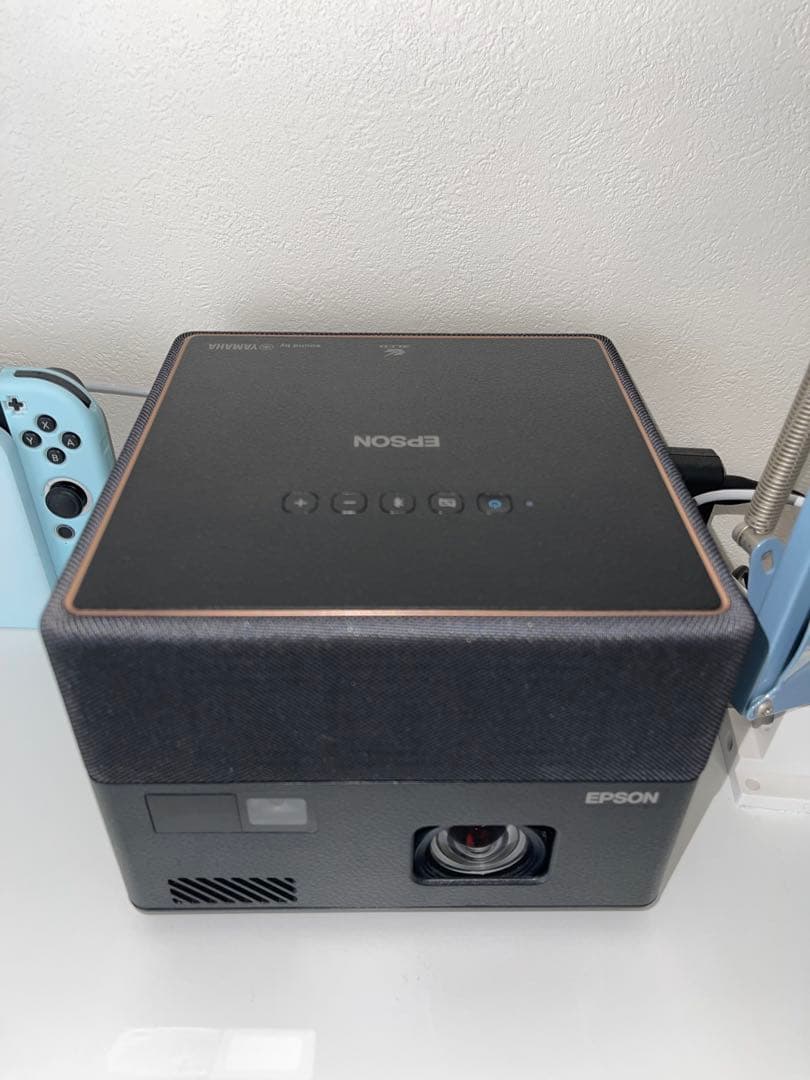 [値下げ交渉歓迎] エプソン　EF-12 プロジェクター