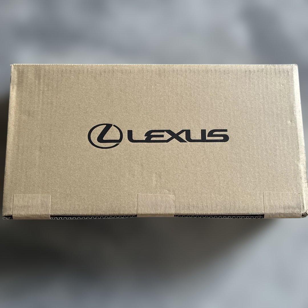 LEXUS LBXナンバーフレーム前後　新品