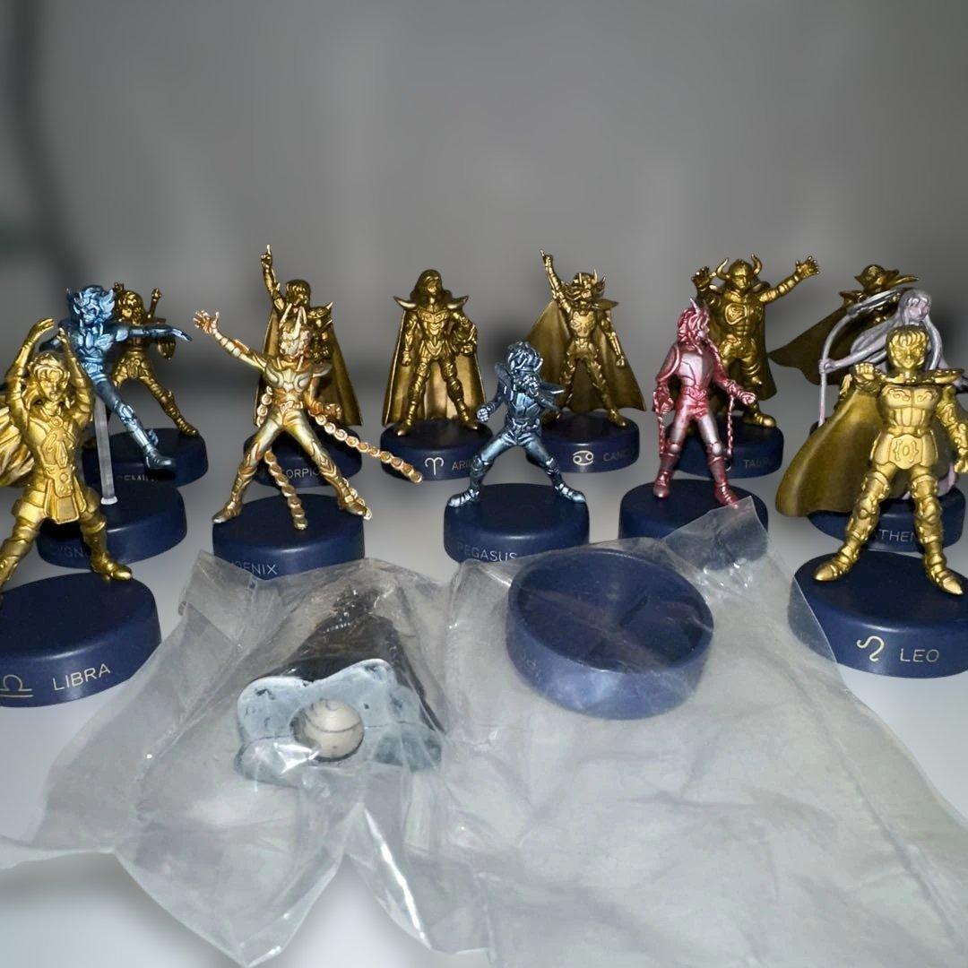 聖闘士星矢フィギュア 21体セット LEDベース付き