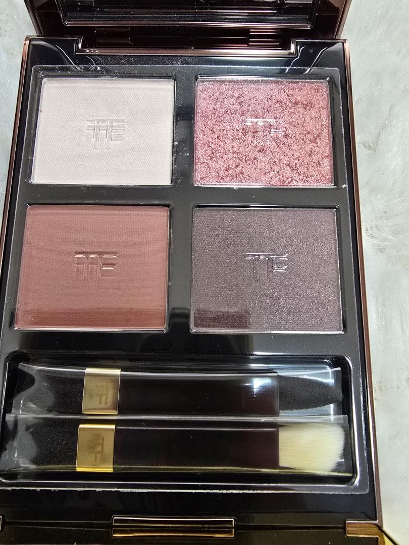 新品未使用☆アイカラークォード 030 インソレントローズ